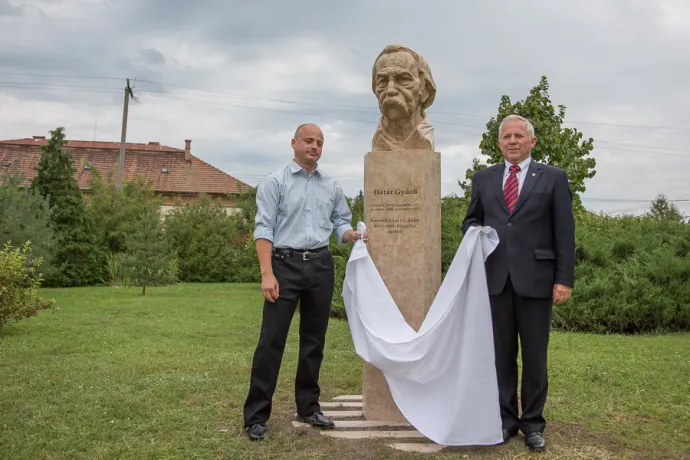 Határ Győző szobrot avattak Gyomaendrődön