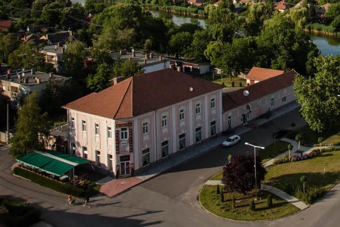 Körös Panzió **** és Étterem