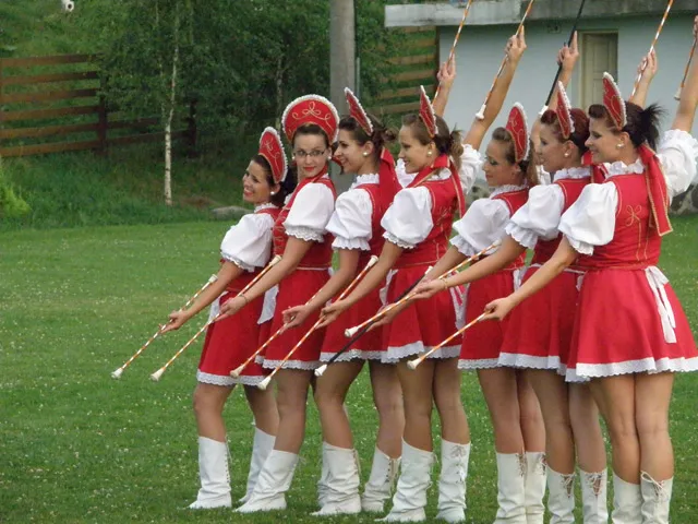 Székelyföldön a gyomaendrődi Színfolt Majorette Csoport
