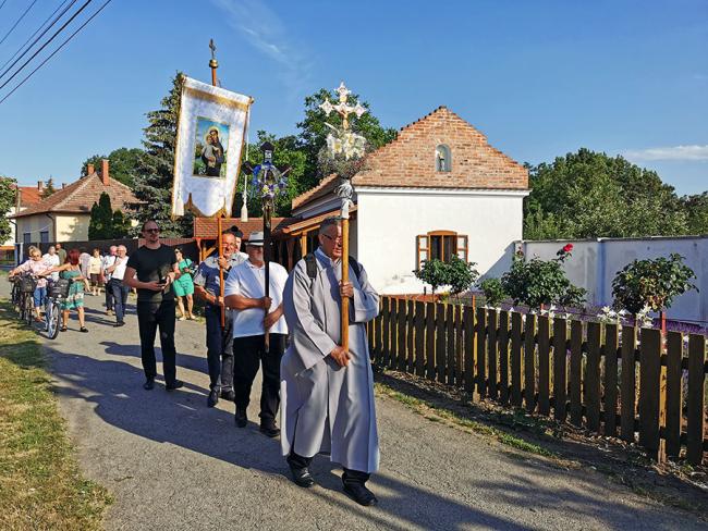 Ünnepség és liliomszentelés Páduai Szent Antal ünnepén