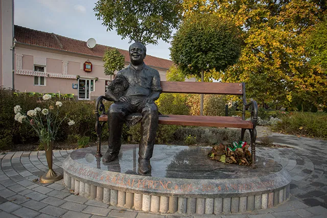 Ferenc Kállai Sculpture