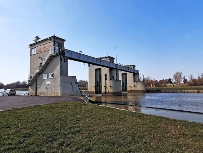 River Dam at Békésszentandrás touring route
