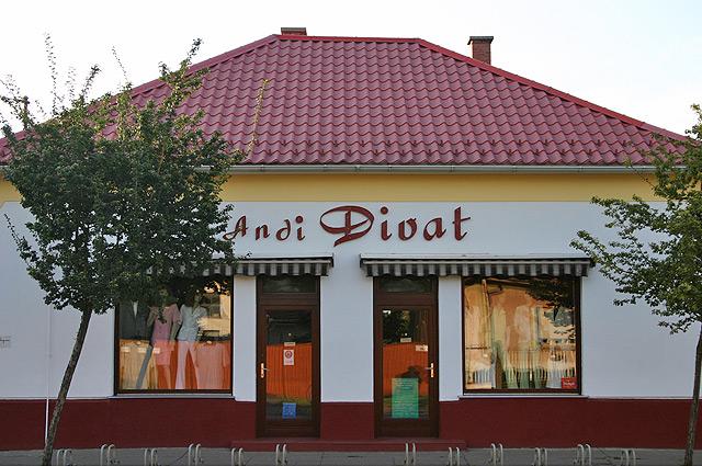 Andi Divat