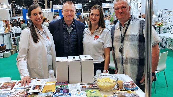 A gyomaendrődi Tourinform iroda munkatársai, Szújó Zoltán és a Csicsergő Vízitúra Megállóhely vezetője, Utazás+ kiállítás - Hungexpo 2024