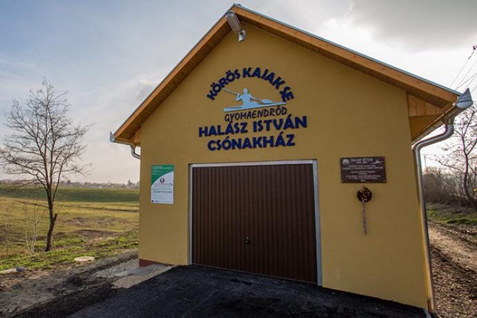 Halász István Csónakház és Szabadidős Vízitelep