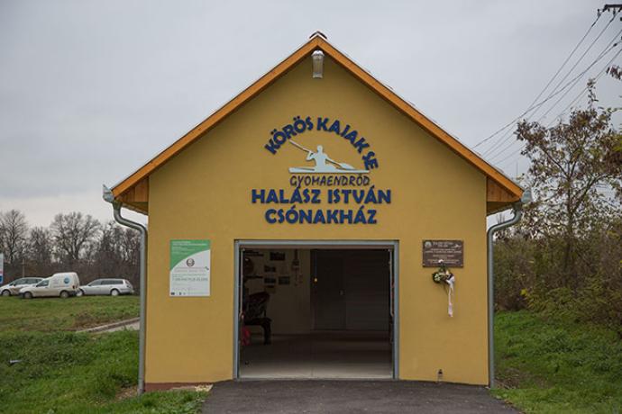 Halász István Csónakház és Szabadidős Vízitelep