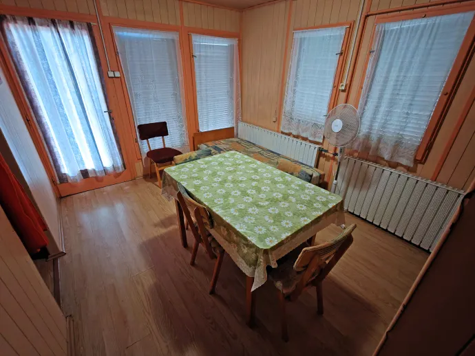 Liget Gyógyfürdő Vendégszobák és Kemping (faház)