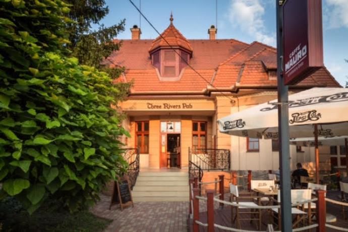 Three Rivers Pub - Gasztro Ház